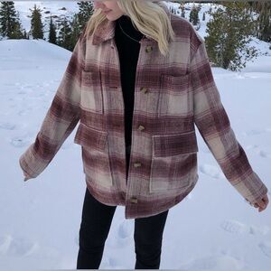 American Eagle oversized plaid barn jacket maroon and cream shacket teddy small